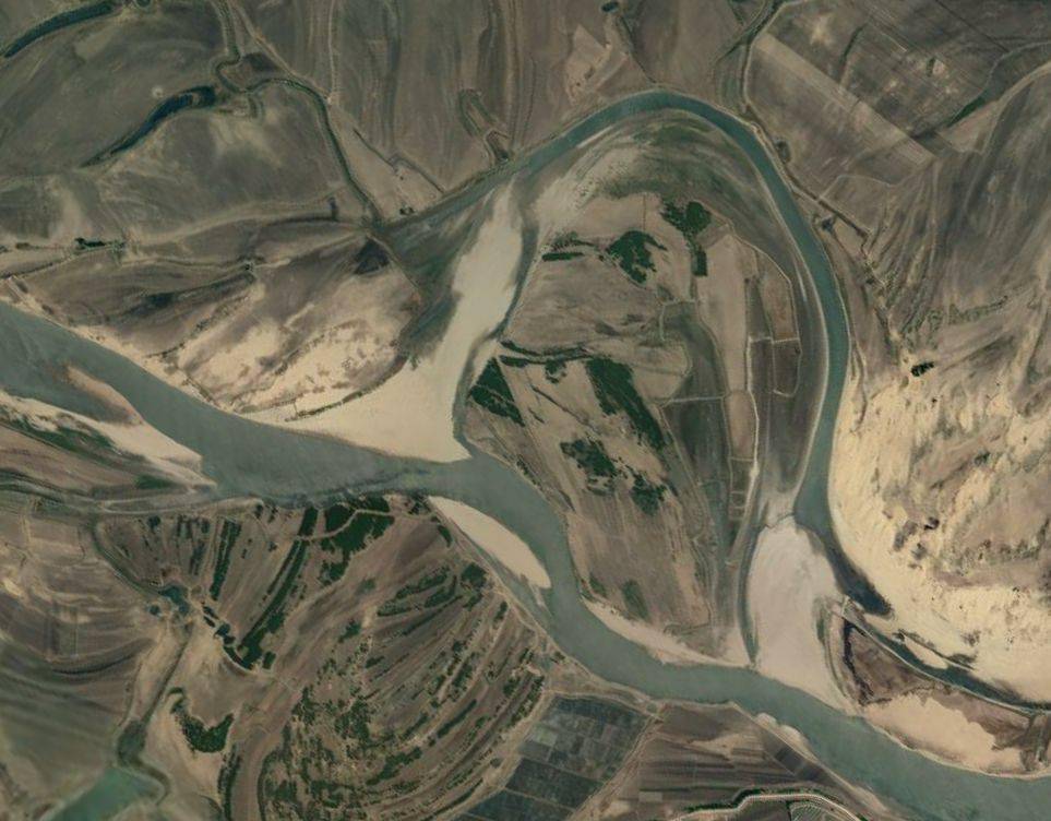 我国的牛轭湖多分布在长江中下游平原和东北平原定义:是平原地区河曲