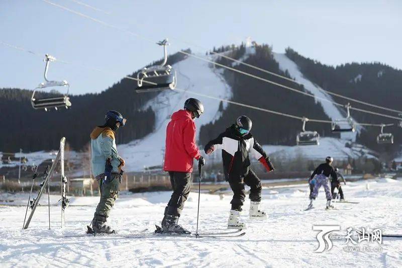 巴州团委 11-14 22:54 订阅 点击查看更多订阅内容 滑雪场新增娱乐