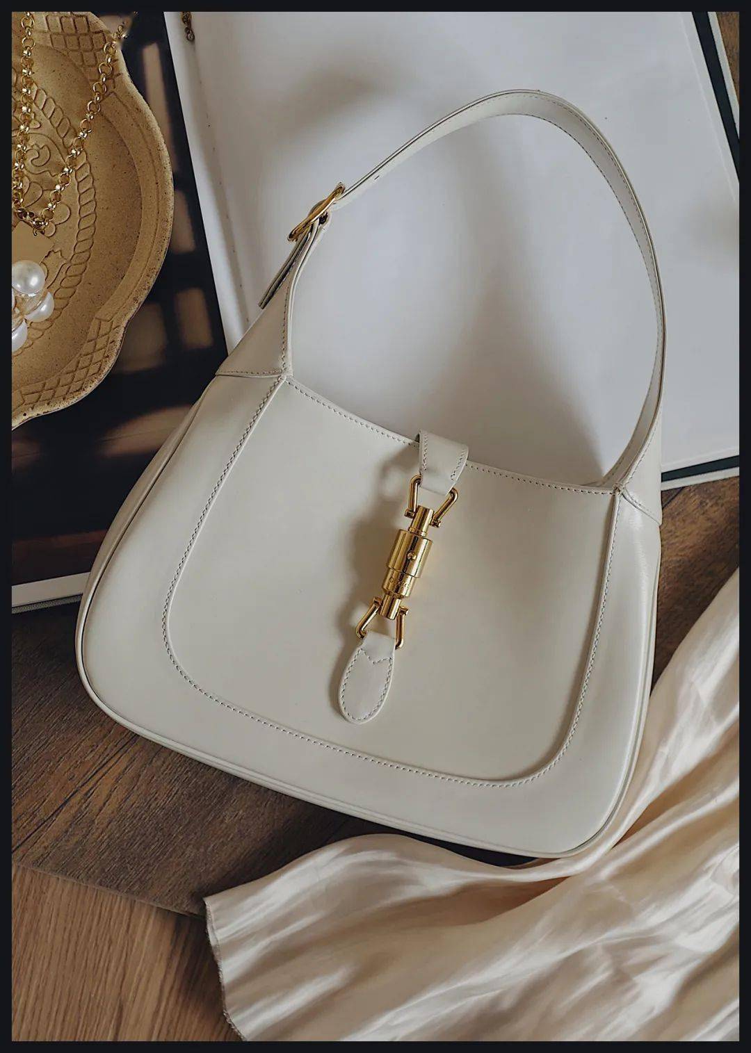 Jackie|70年都不过时的腋下包，全网icon都在背！