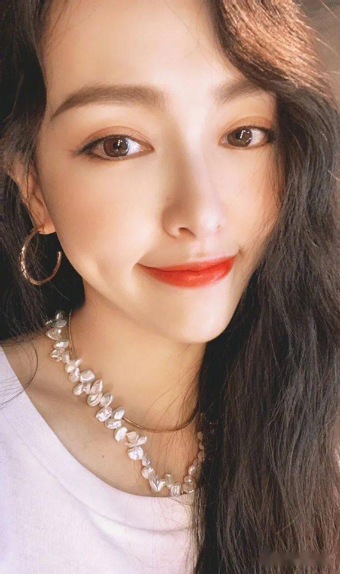 珠宝|女明星复出只拼业务能力？珠宝造型才是新“战场”！