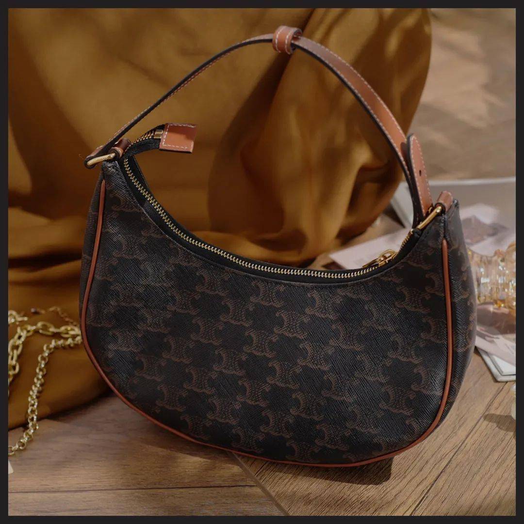 Jackie|70年都不过时的腋下包，全网icon都在背！