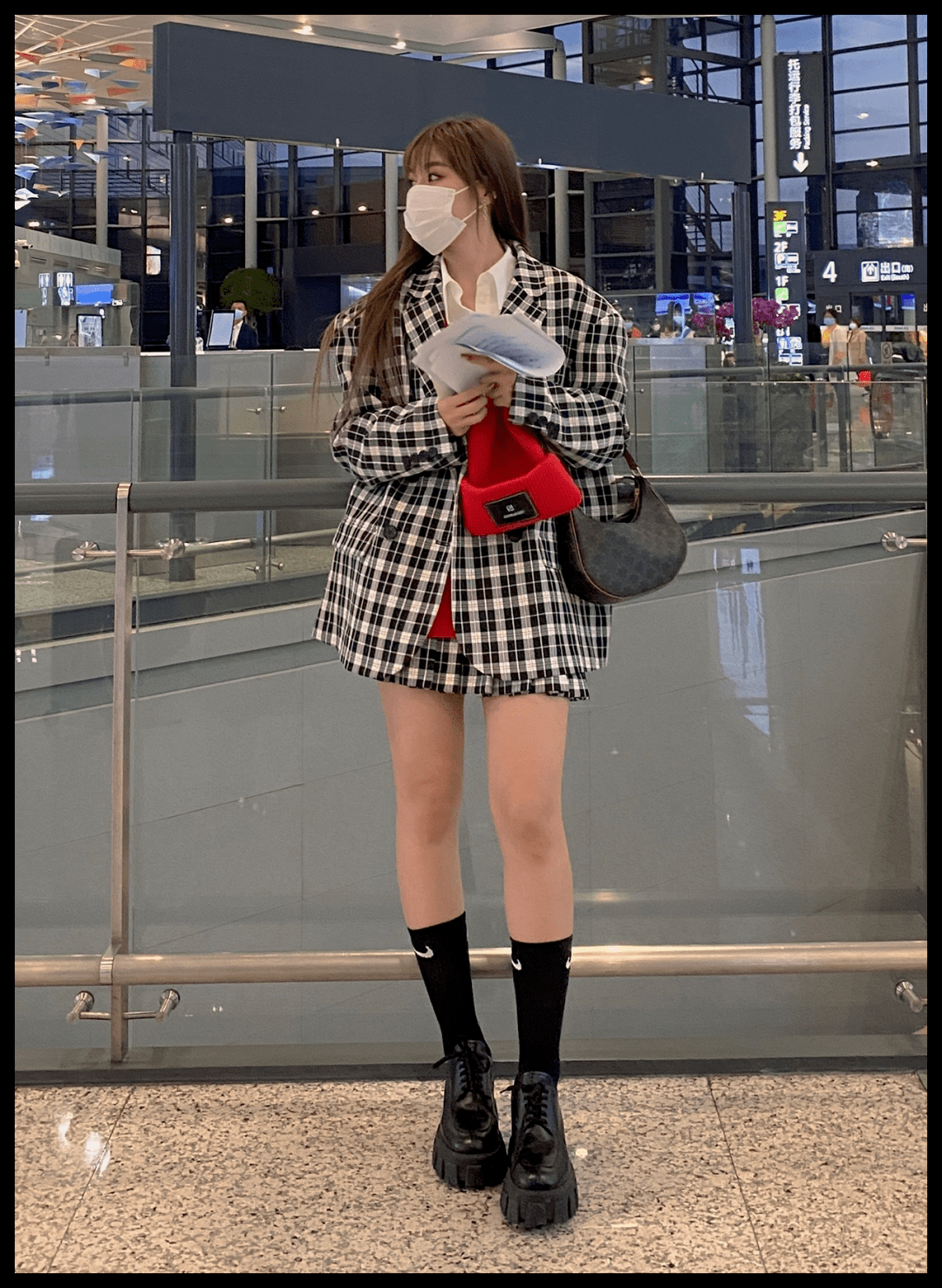 Jackie|70年都不过时的腋下包，全网icon都在背！