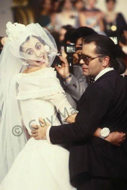 化身|卍物志┃26岁被老佛爷捧为香奈儿化身，如今63岁依然是法式优雅的代名词