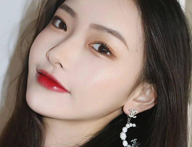 姐妹|为什么女生都喜欢涂口红？