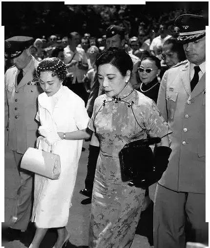走上美国政坛的第一位华裔女性——“传奇钢铁蝴蝶”陈香梅(图19)