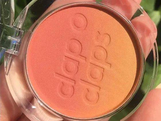 蒙淇淇|20块钱就能买到的绝美腮红？我不信！