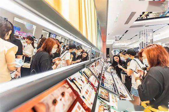 被2000万中国女孩送上美股，完美日记上市后还能
