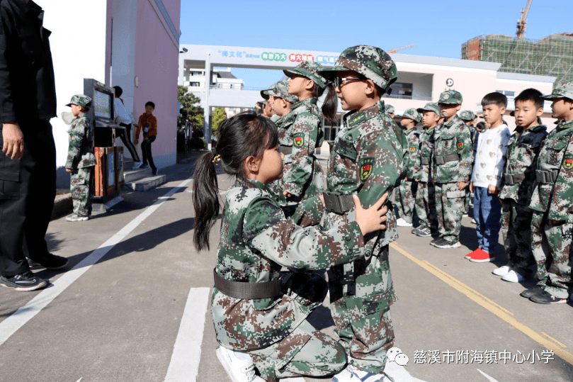 穿迷彩服怎么穿搭男生_猎人迷彩服怎么穿(2)