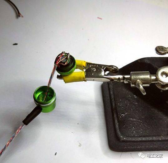 耳机中的线到底该怎么接,10分钟让挂掉的耳机起死回生