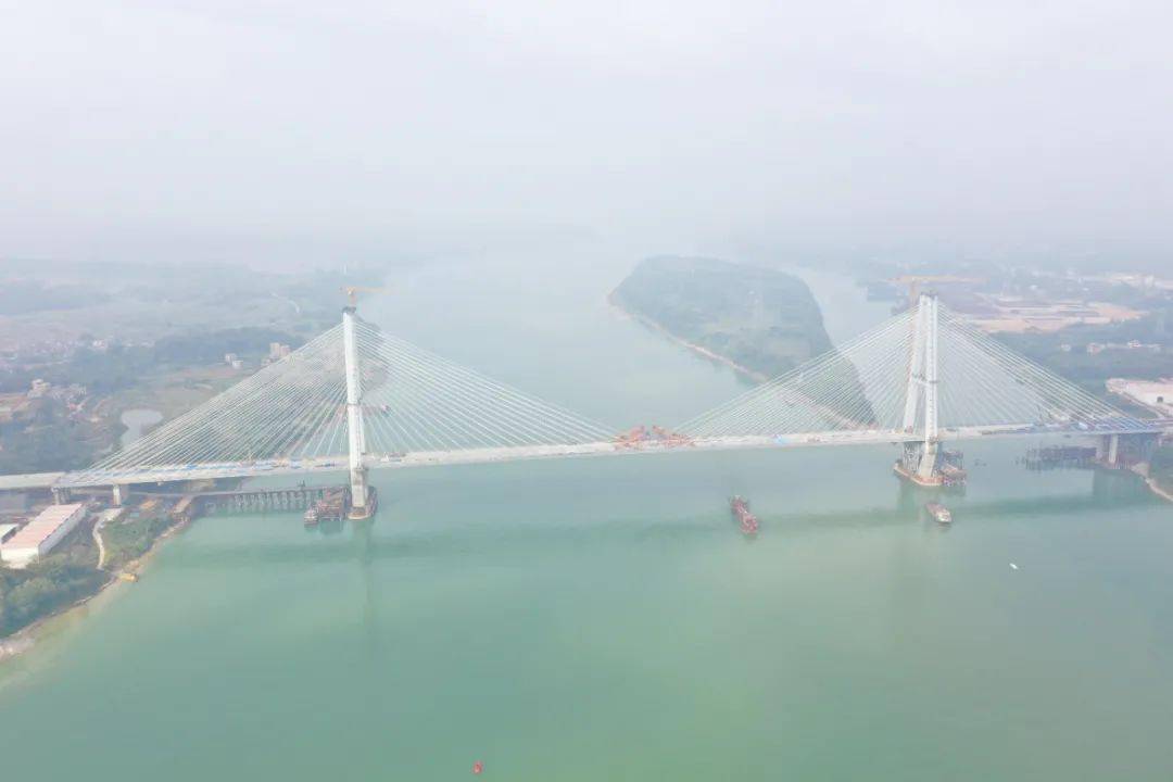 全长4677米的隧道,平南至蒙山高速公路已贯通!