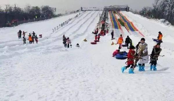 郑州雁鸣蟹岛滑雪场门票有效期至2021年2月9日3小时滑雪 畅玩200米长