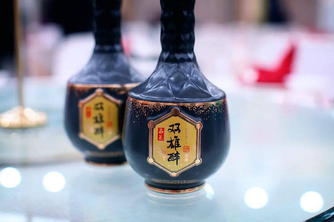 霸王醉后双雄醉双雄醉里扛鼎作石花双雄醉清罇优酱酒隆重上市