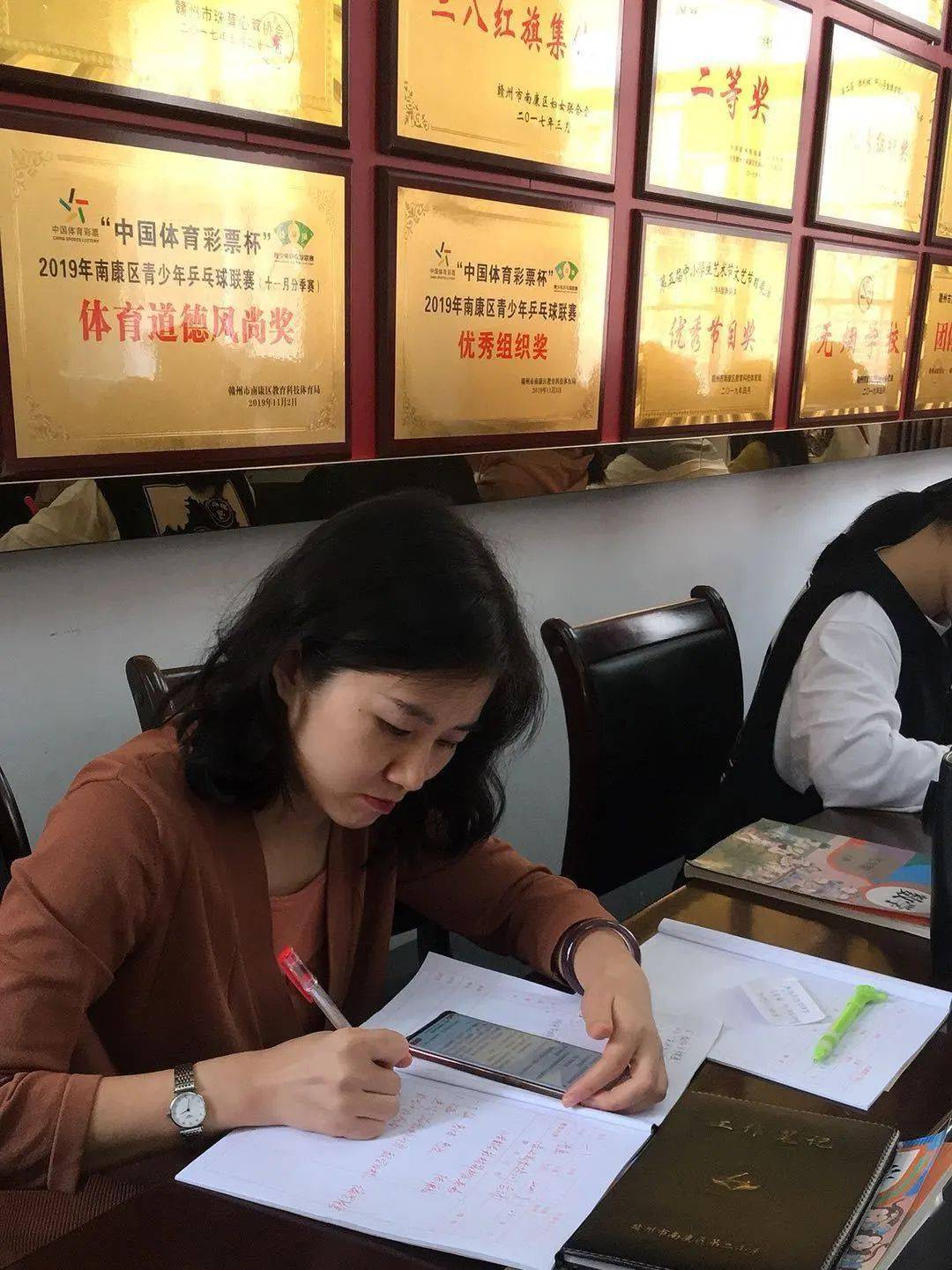幽谷飞香不一般 浇花育桃遍天下——南康区第二小学从容教师展示(三)