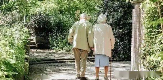 当你老了,一定要留给自己的七张底牌_老伴