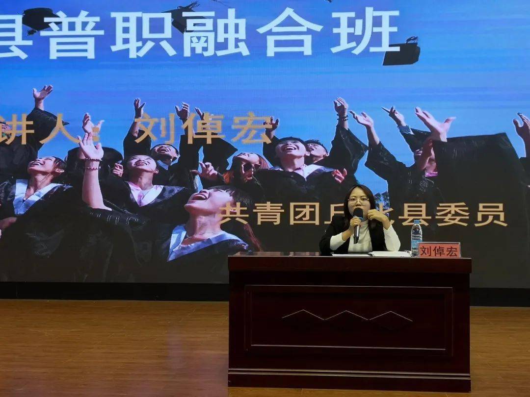 最好的我们主题壁纸 a74a4850a195418792df191c1b994475.jpeg