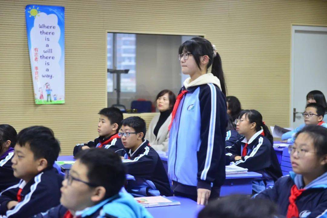 开展同课异构实践差异教学七宝二中开展智慧教育背景下的数学学科研讨