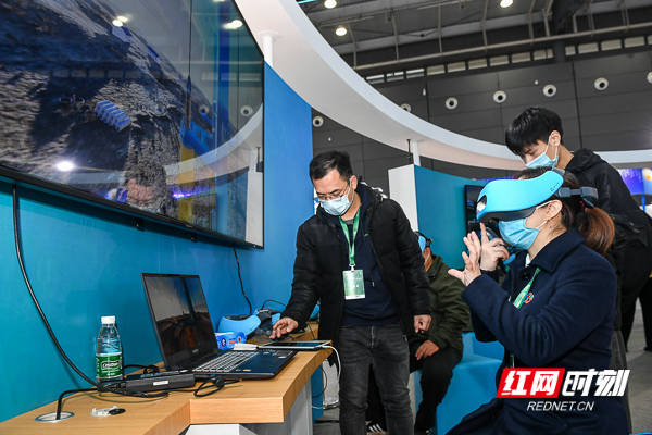 李长|组图丨5G+XR、虚拟现实……快来看这场窥见未来的展！