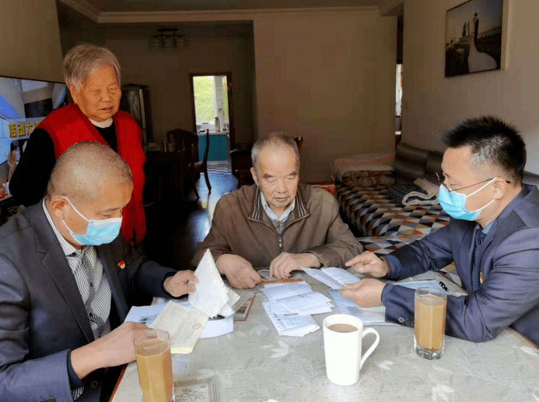 这些人给油田领导写了一封信好多人都签字啦