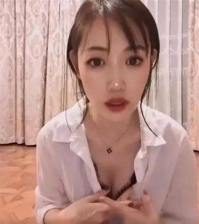 马蓉近照似清纯少女，不再撕王宝强发鸡汤文，