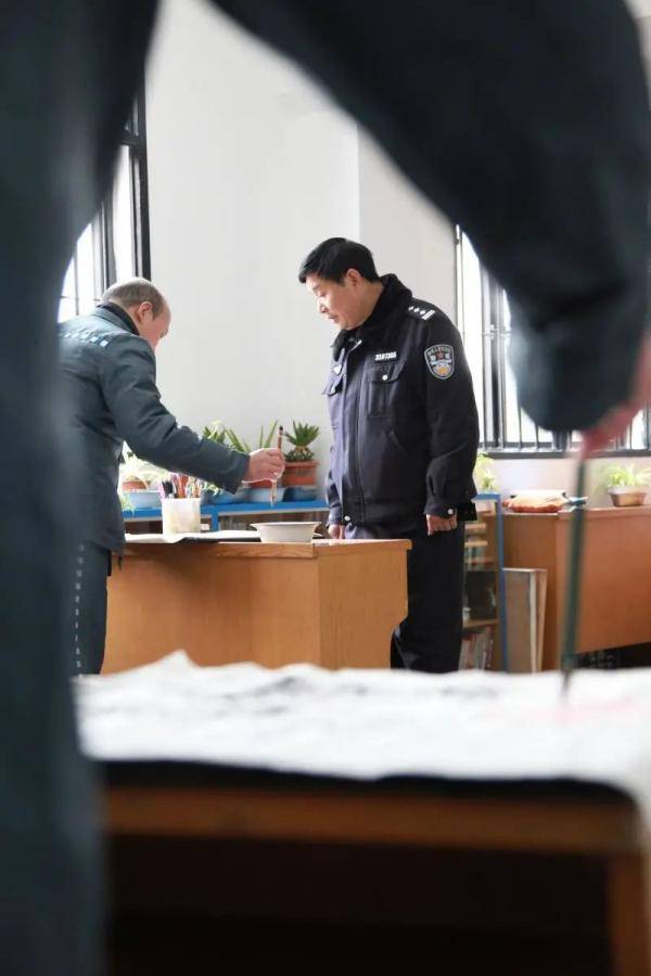 在上海有一群特别的服刑人员：“刚进监狱的日