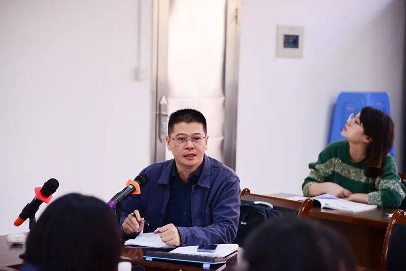适应新变化探索新思路厦门一中初中部举行政治历史学科有效教学研讨会