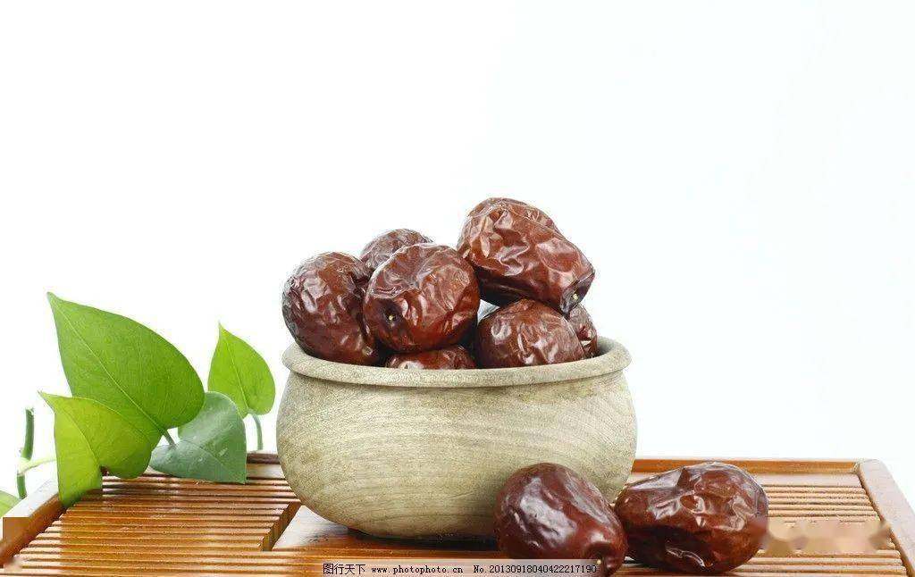 补肺润肺吃什么食物最好 1676cea818114388bebeff479acd4125.jpeg