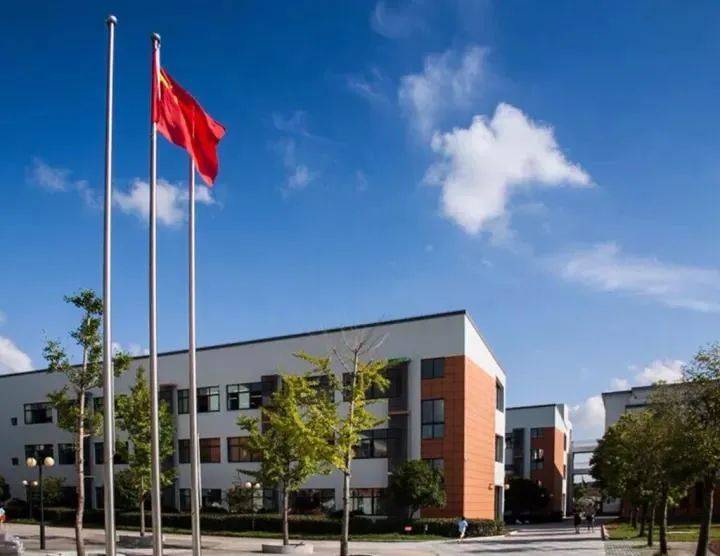 (镇海区艺术实验小学校园)