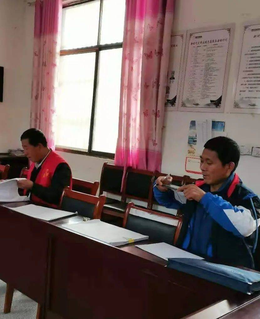 人口普查普查员风采_人口普查普查员证(2)