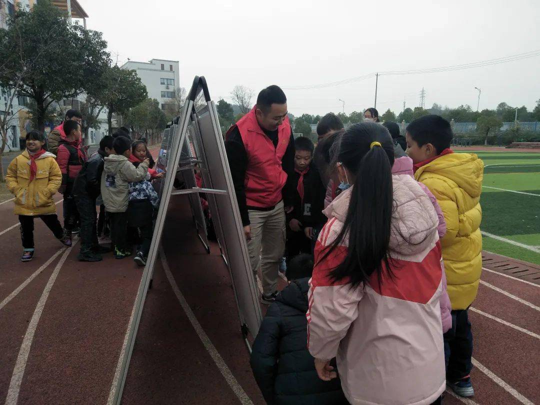 徽博送文化"五进"活动走进屯溪区龙山实验小学