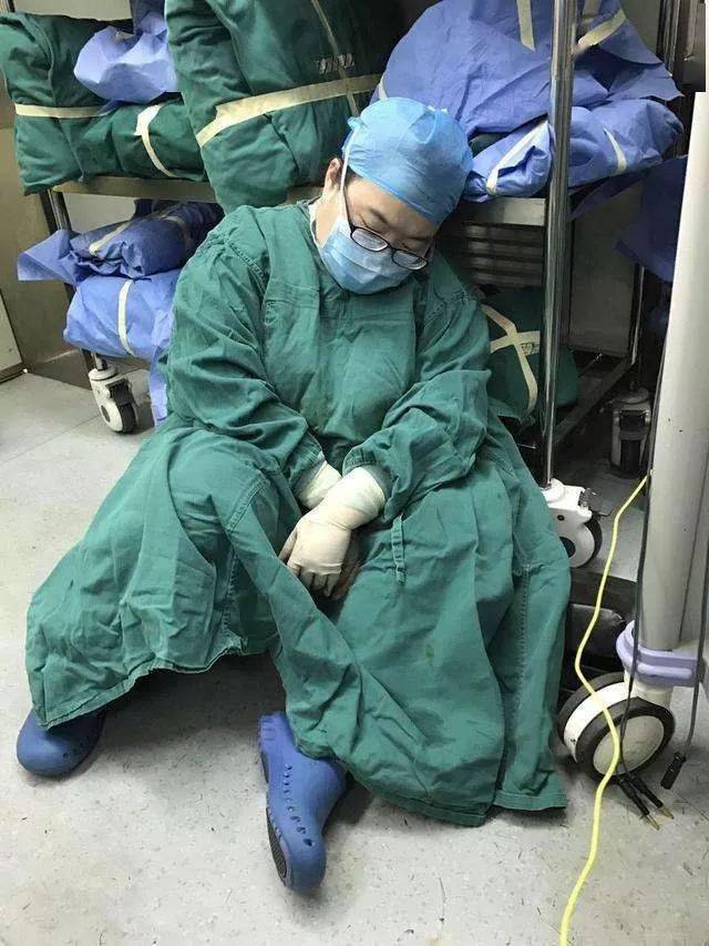 【焦点】停止对医生的道德绑架!带病上班风气不可长!