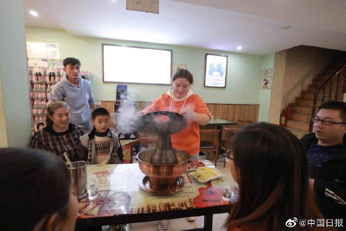 维吾尔族夫妇湖北打拼记