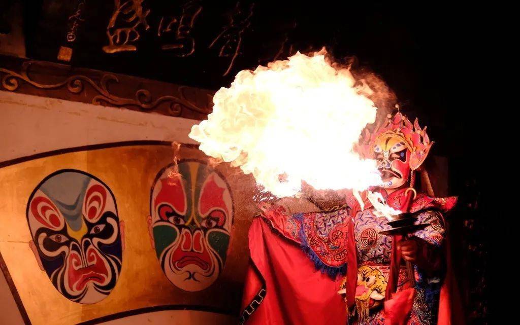 盛宴静待绽放给你带来不一样的新奇体验川剧变脸秀感受中国传统戏剧魅力