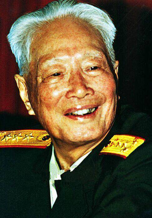 张震：子弹藏身8年，难忘救命新娘，一门出六将，阅兵当天逝世