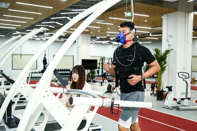 穿戴|华为智能穿戴＂小＂产品背后的＂大＂科学 探秘华为运动健康科学实验室