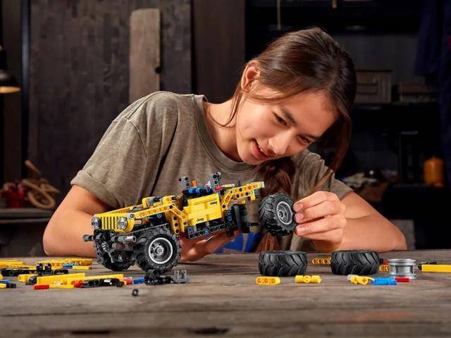 模玩资讯:lego42122 科技系列jeep吉普汽车