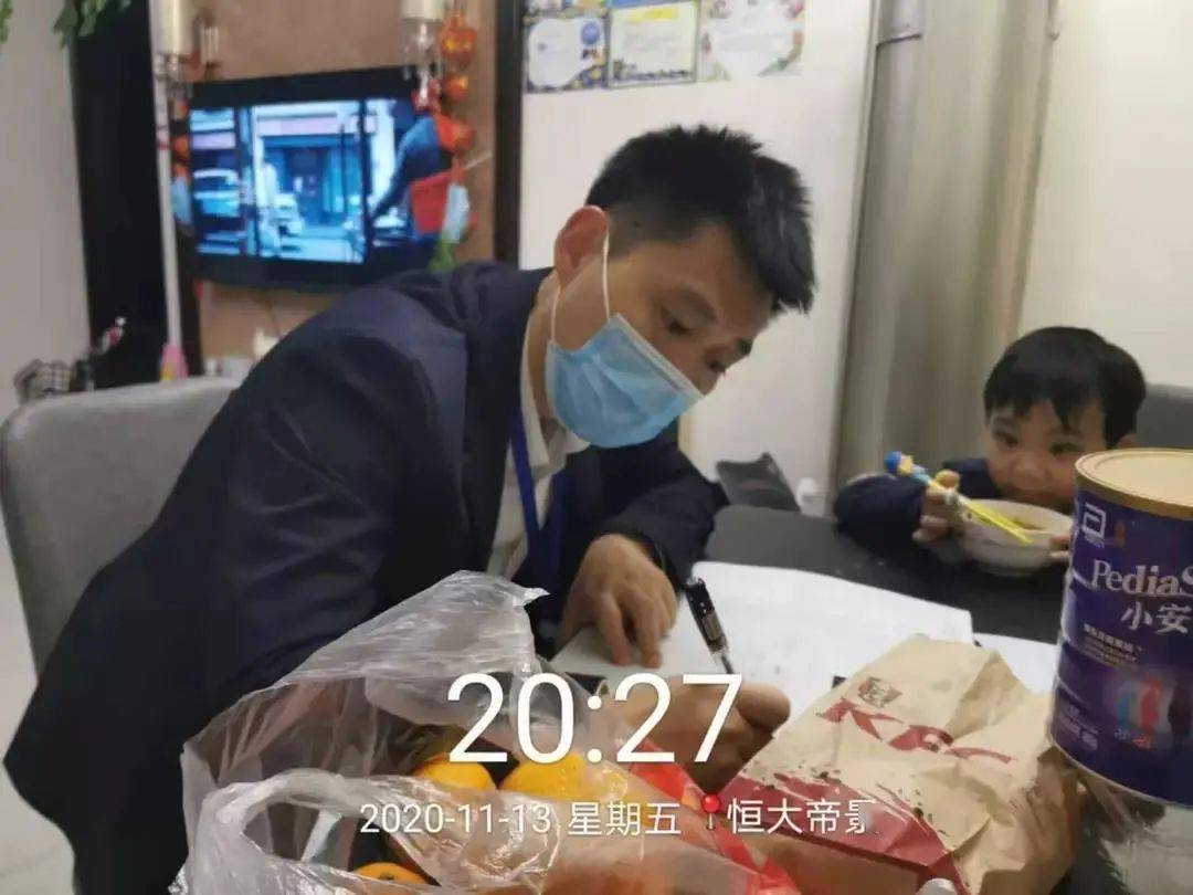 奇怪的姿势又增加了！：乐鱼体育(图70)
