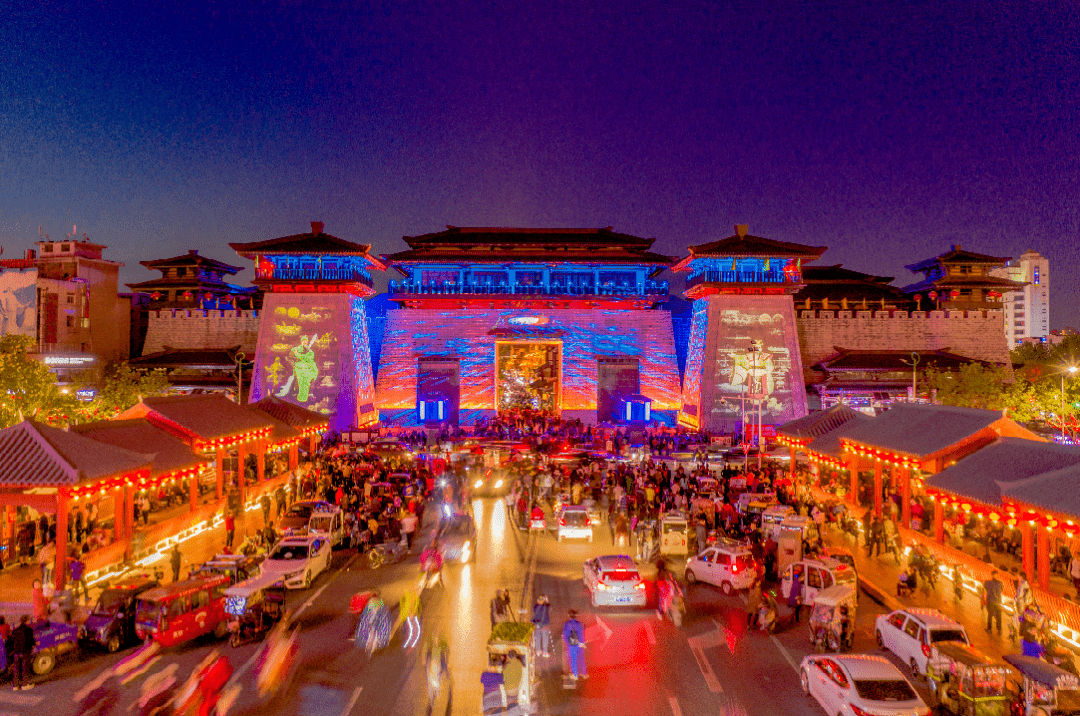 古色古香的灞陵桥景区,绚丽多彩的曹魏古城夜景,热闹非凡的神垕老街等