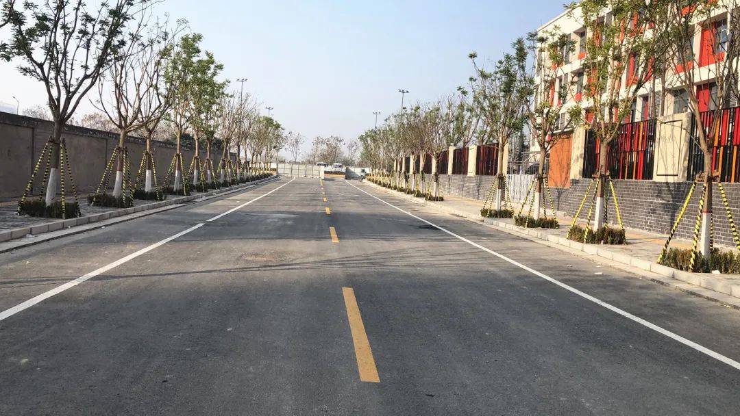 道路简介:位于西咸新区沣东新城王寺街道,东起沣泾大道西侧规划路,西