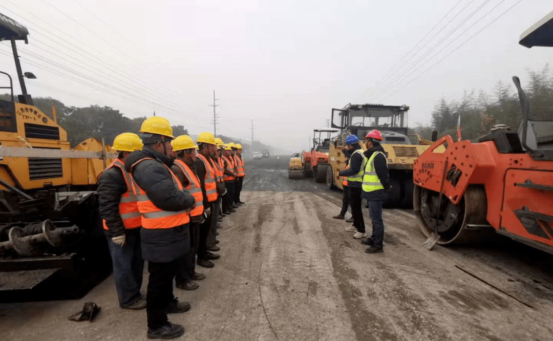 戴南gdp_中国gdp增长图