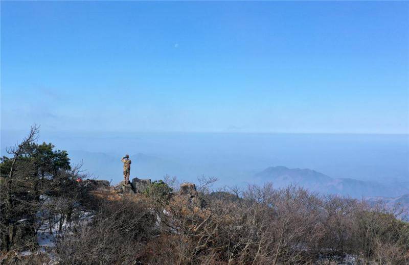 龙王山巡山人，每天“自虐线”八小时，只为保