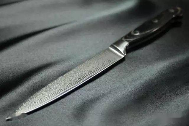鲔 包丁