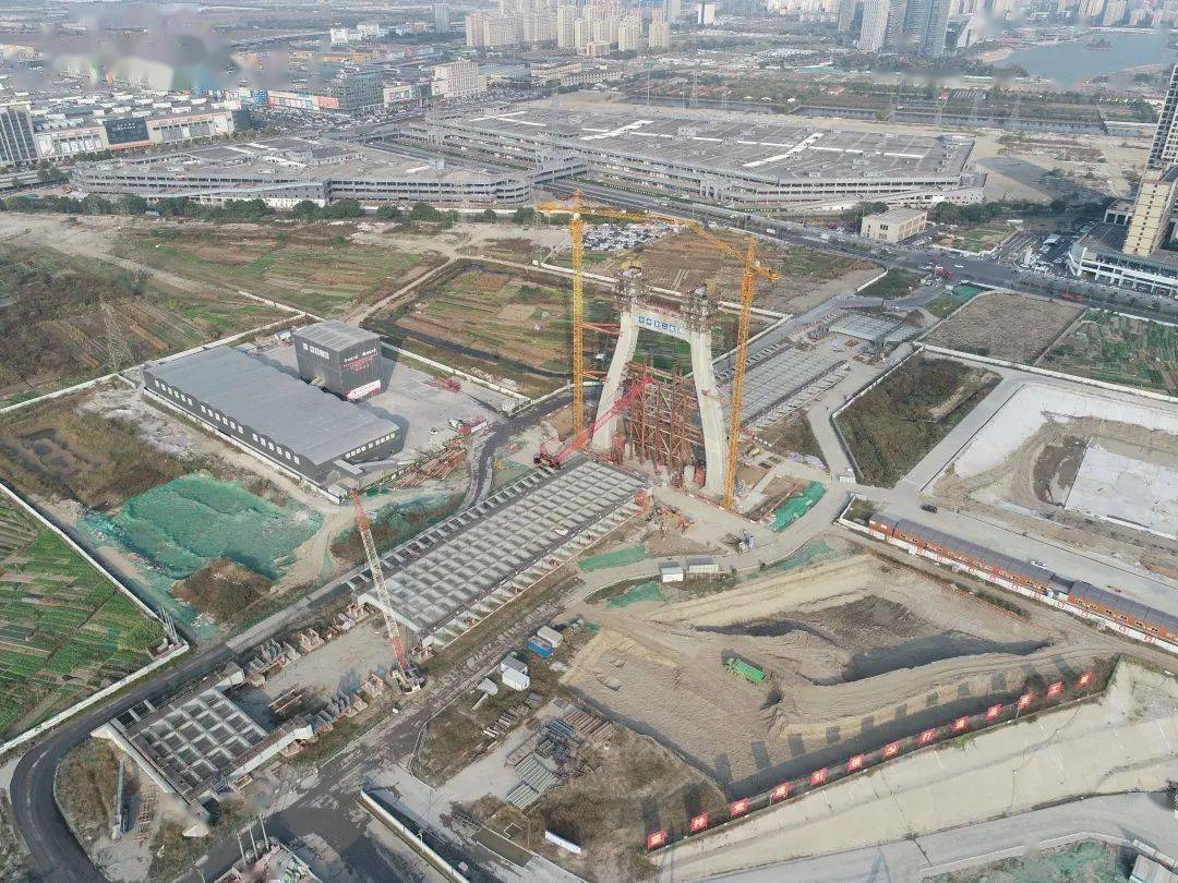新进展!京杭运河二通道八堡船闸全面开始桥梁钢箱梁架设