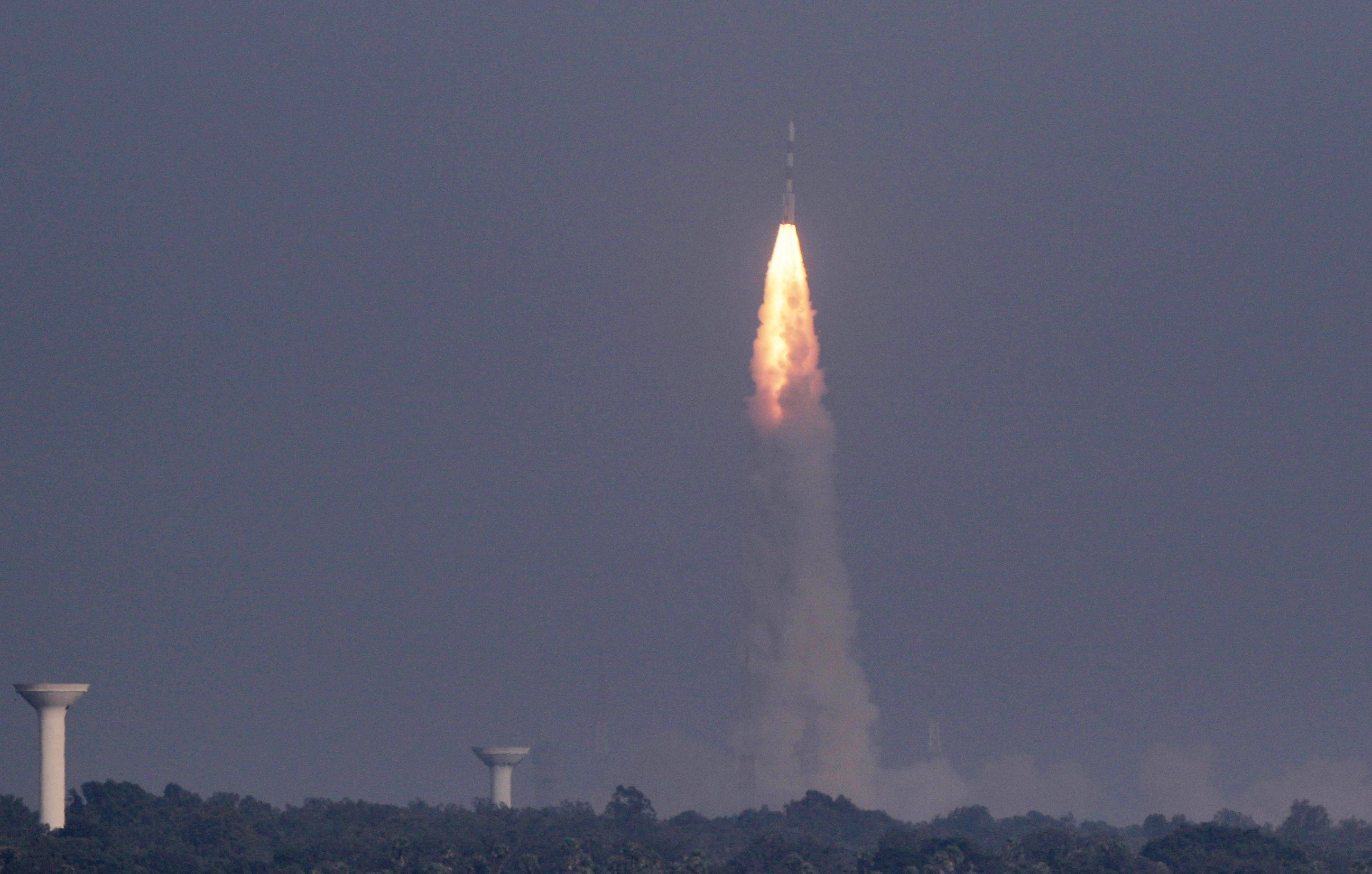 新华社|印度成功发射一颗通信卫星