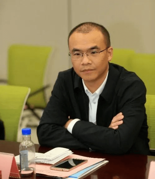龙岩市工业和信息化局高级工程师刘金东发言