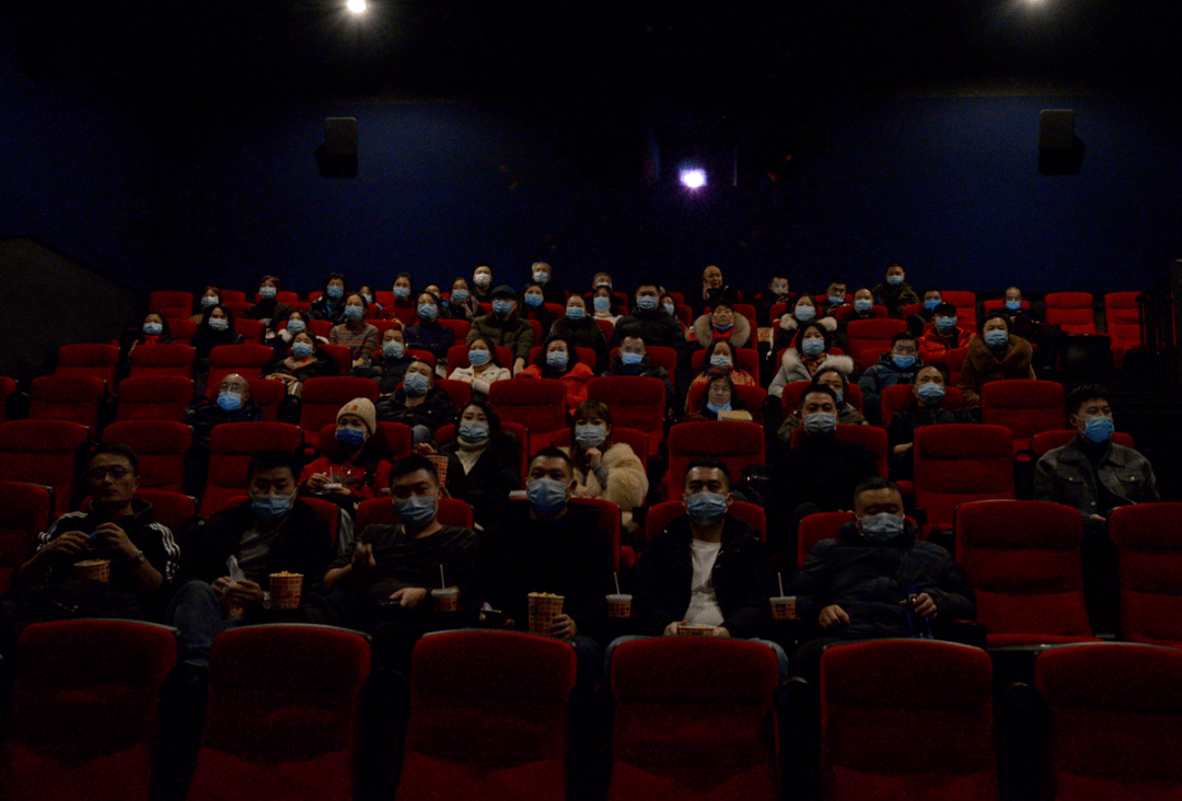 监狱电影排行_暖心活动!监狱工会组织民警职工观看法治电影