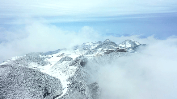 央视都夸"美不胜收"!戏雪罗盘,第二届巴山大峡谷冰雪节开幕啦