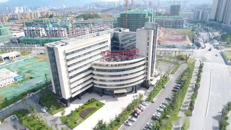 配套应用于重庆医科大学附二院江南医院综合楼工程,对医院的中央空调