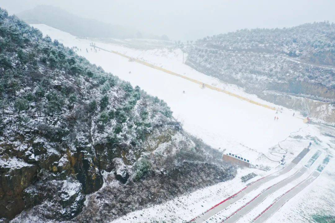 20分钟直达武义千丈岩滑雪场走玩雪去