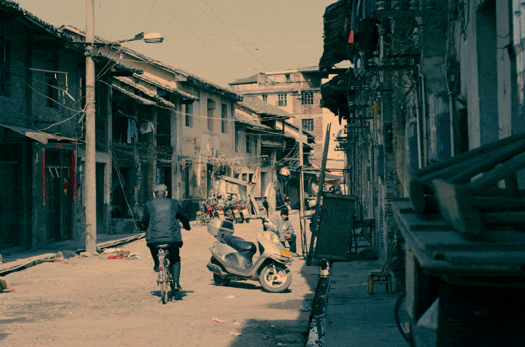 西街坝民俗古街总建筑面积约46000㎡ 按原有的明清古建筑风貌量身打造