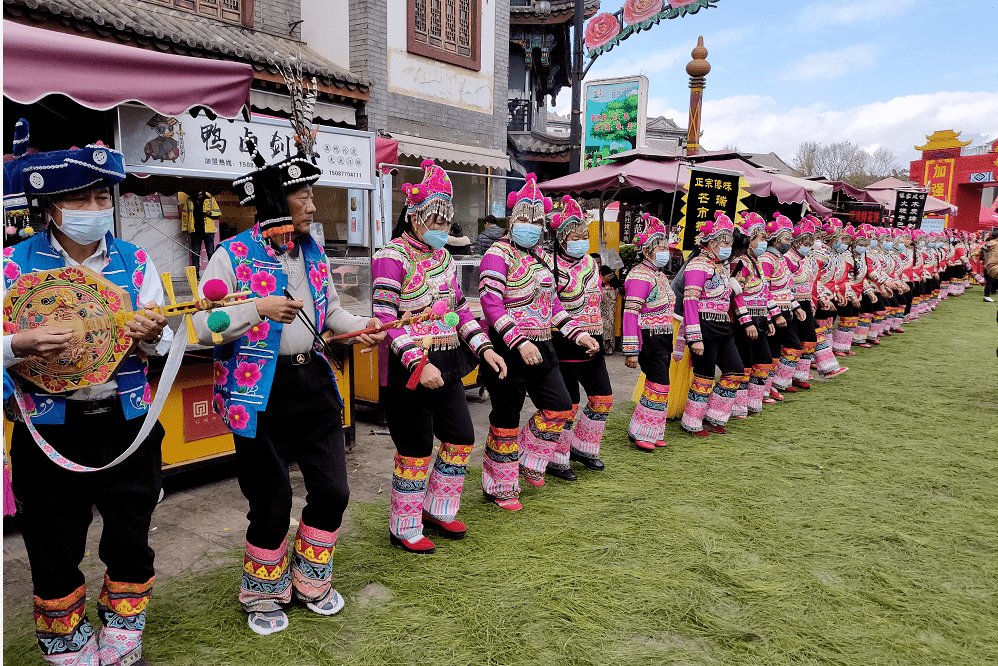 围观| 彝州儿女载歌载舞过年啦,带你走进彝族年现场